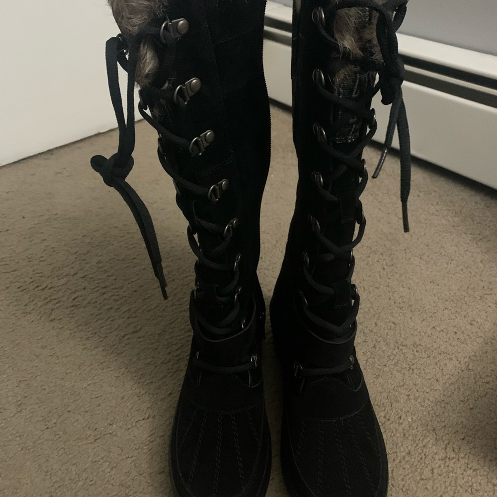 Snow boots